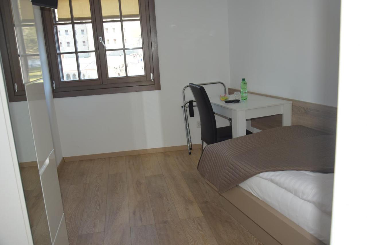 Hotel Sonne Einsiedeln Eksteriør billede